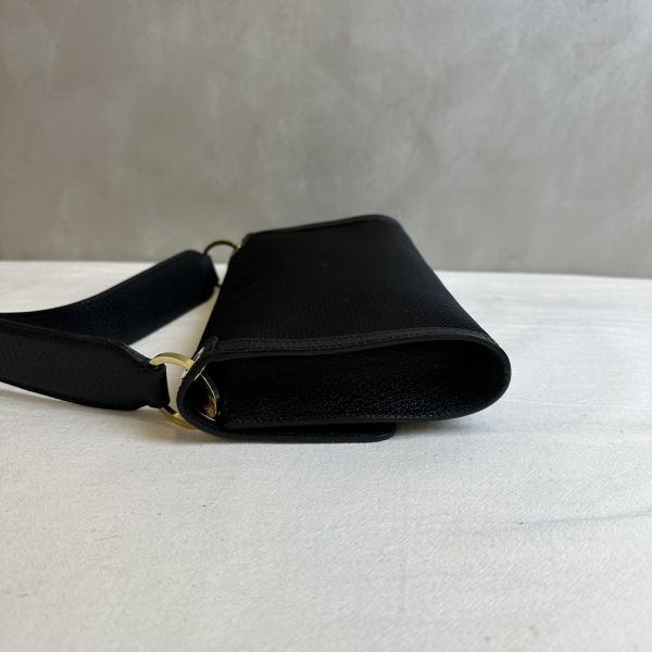 Ferragamo 菲拉格慕 經典金屬扣環包 