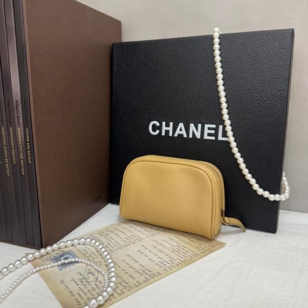 Chanel coco鈕扣皮革小包 