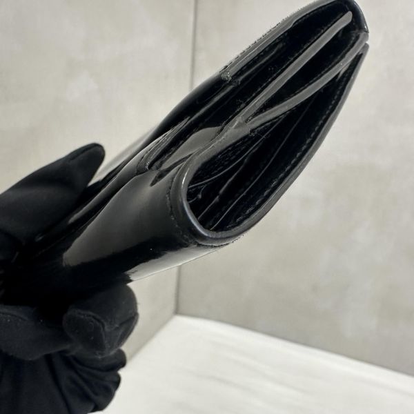 Gucci 黑色漆皮零錢袋短夾 