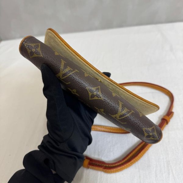 Louis Vuitton 信封腰包 
