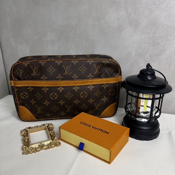 Louis Vuitton 復古手拿包 