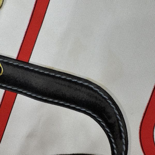 Cartier 卡蒂亞Must de Cartier 系列絲巾 