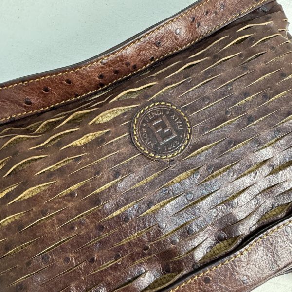 Fendi 復古鴕鳥皮編織斜背包 
