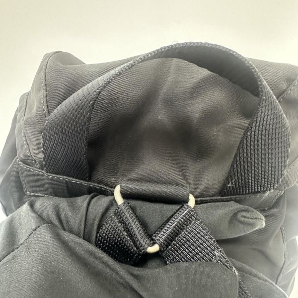 Prada 經典尼龍後背包 