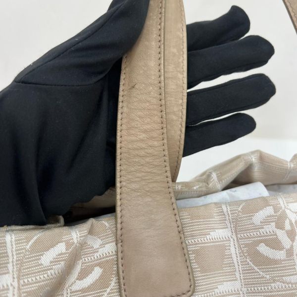 Chanel 奶茶色香奈兒冰格托特包 
