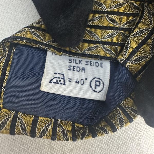 GIVENCHY 紀梵希 黑金菱格織紋領帶 領結 絲綢（中古） 