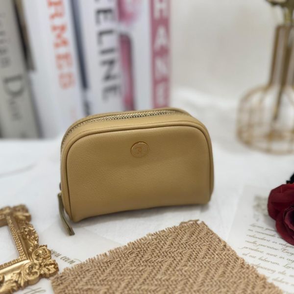 Chanel coco鈕扣皮革小包 