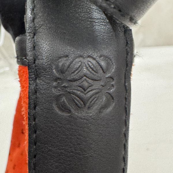 Loewe 羅意威 Anagram 麂皮單肩包 