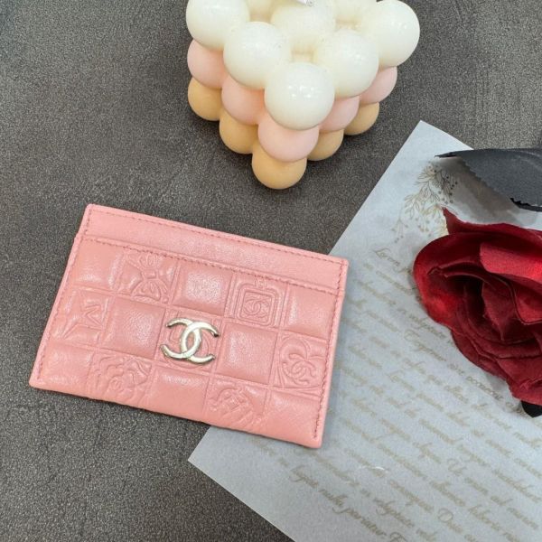 Chanel 粉色印花卡夾 