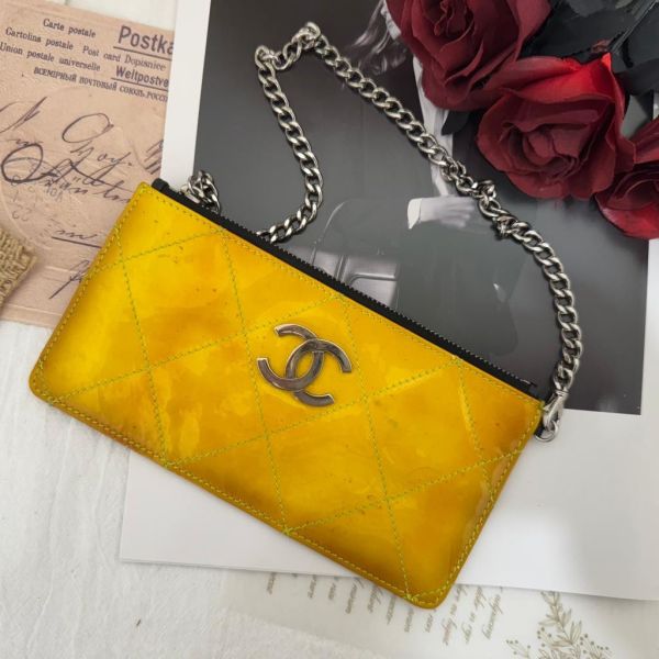 Chanel 黃色亮面漆皮手提包 