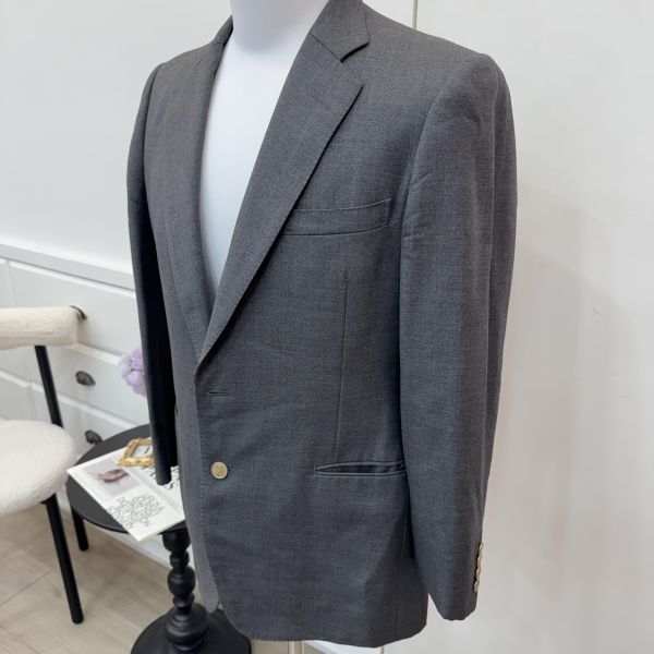 Burberry 灰色西裝外套 