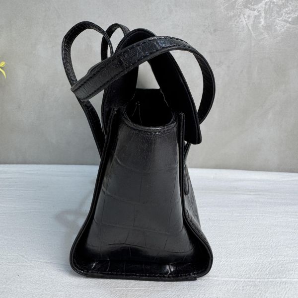 Balenciaga 經典鱷魚紋系列手提包 