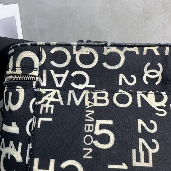 CHANEL 黑白字母塗鴉帆布肩背手提化妝箱* 