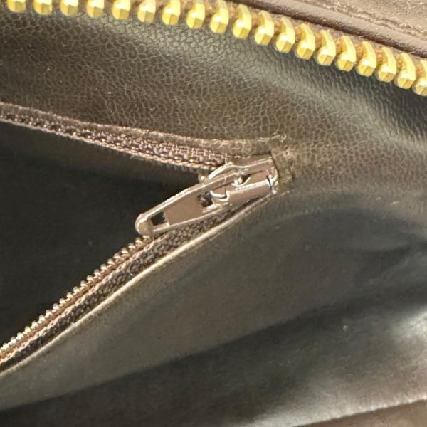 Chanel 咖色皮革化妝包 