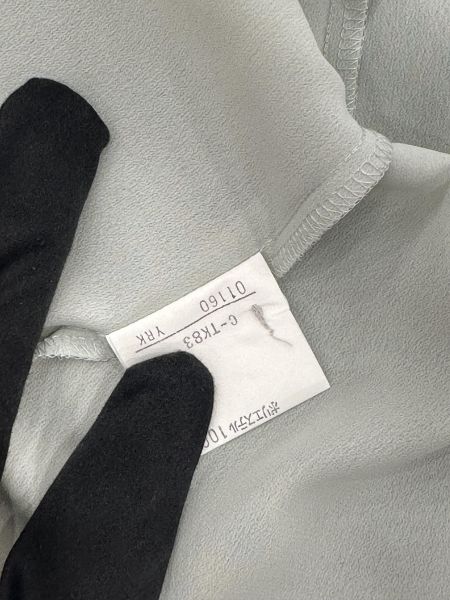 Burberry 復古刺繡上衣 