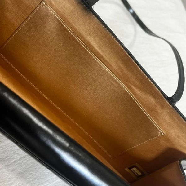 Chanel 黑色長方肩背包 