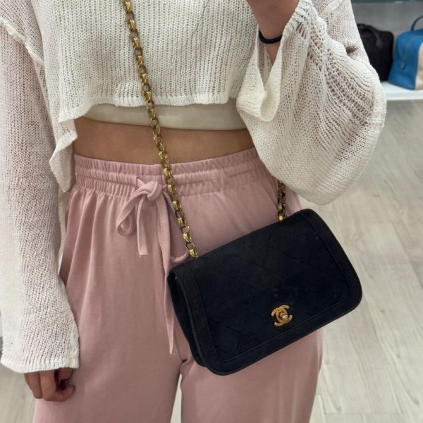Chanel 迷你麂皮黑金雕花鏈條包 