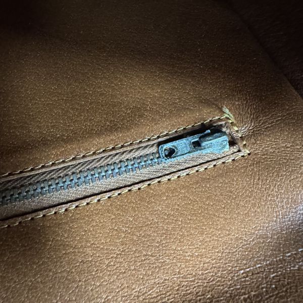 Louis Vuitton 紅皮方型手拿包 