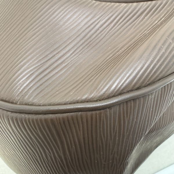Louis Vuitton Epi 皮革 Keepall 系列旅行袋 