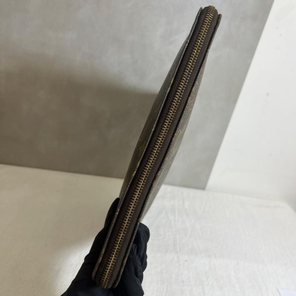 Lv 经典老花手拿包 