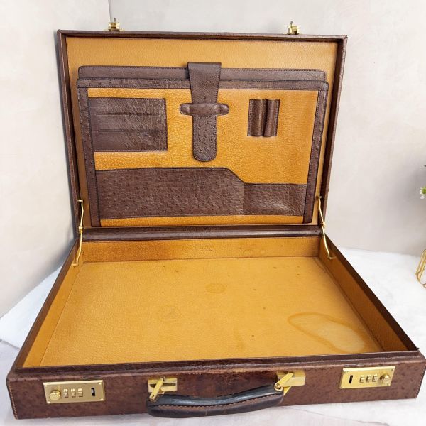 Loewe 復古鴕鳥皮公事包 
