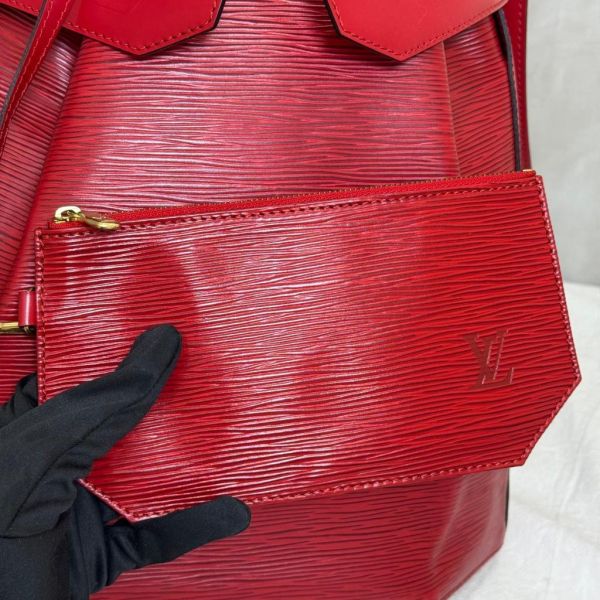 Louis Vuitton紅色水桶包 