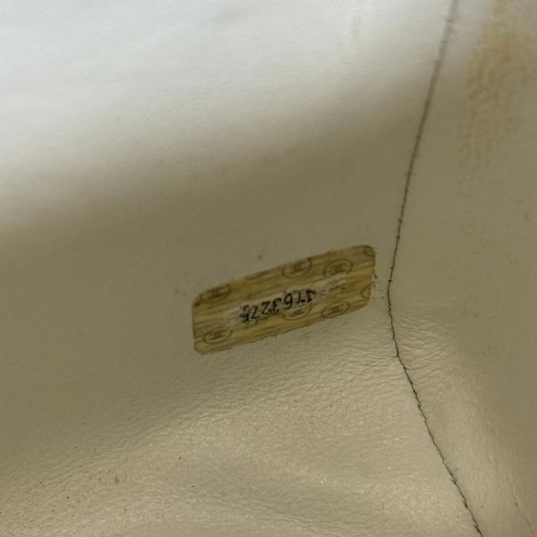 CHANEL 黃色漆皮方盒子 