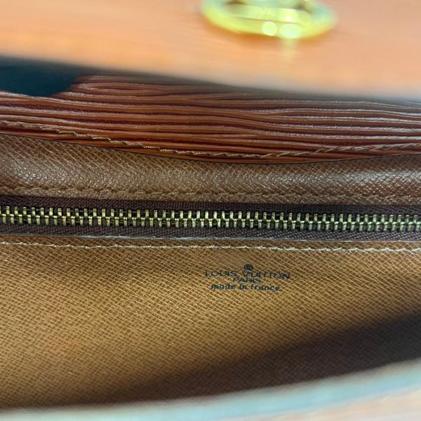 Louis Vuitton 經典皮革手拿包 