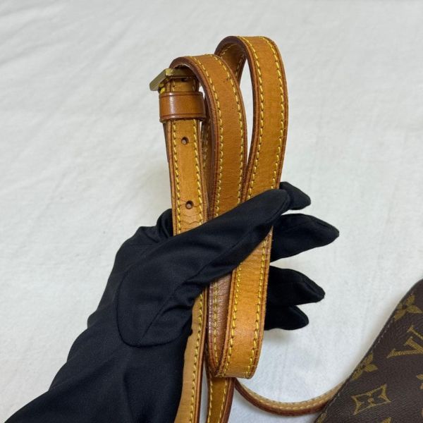 Louis Vuitton 金釦單肩包 