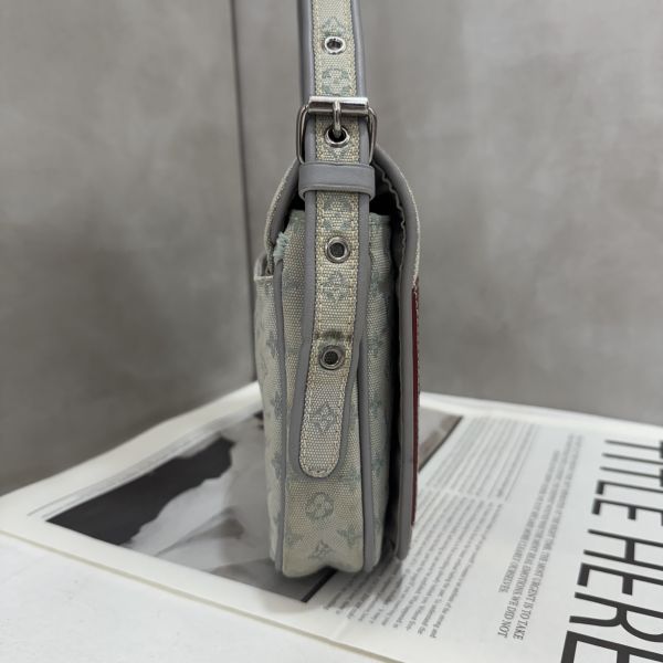 LV 童話森林系列郵差包 