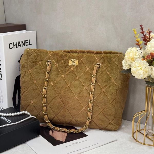 CHANEL 棕色皮草托特包 