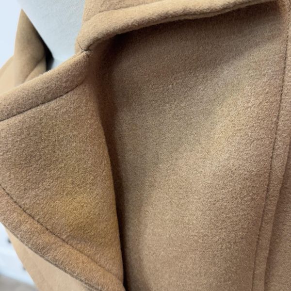 Burberry 駝色雙排扣女士短款大衣 