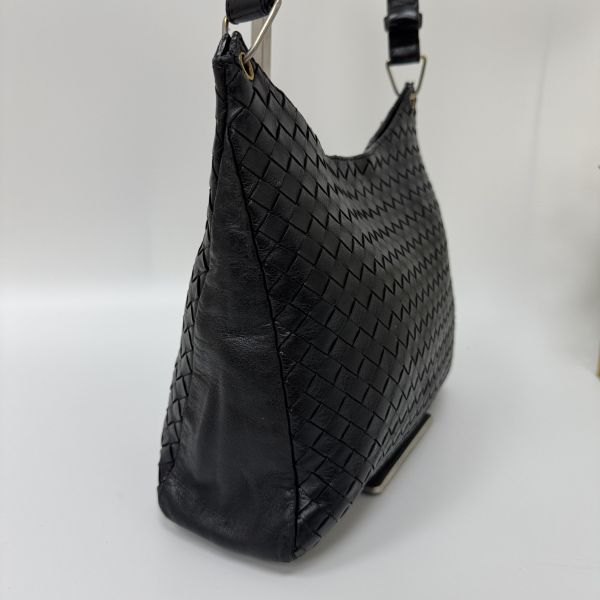 Bottega Veneta 皮革編織流浪包 