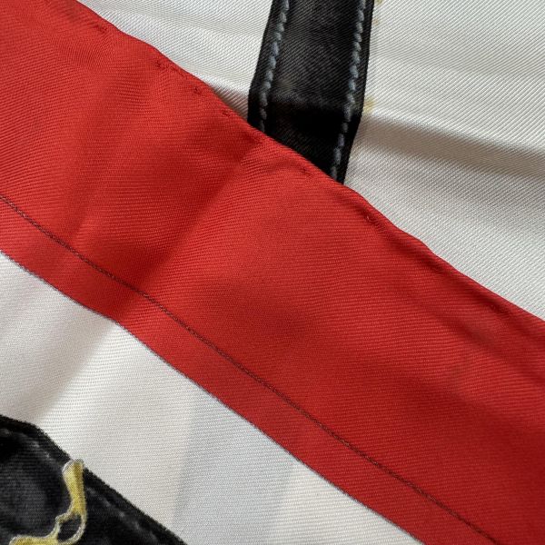 Cartier 卡蒂亞Must de Cartier 系列絲巾 