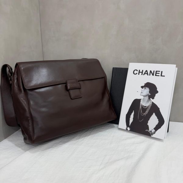 Chanel 簡約翻蓋單肩包 