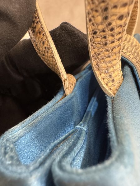 BVLGARI 寶格麗 絲綢緞面肩背包 