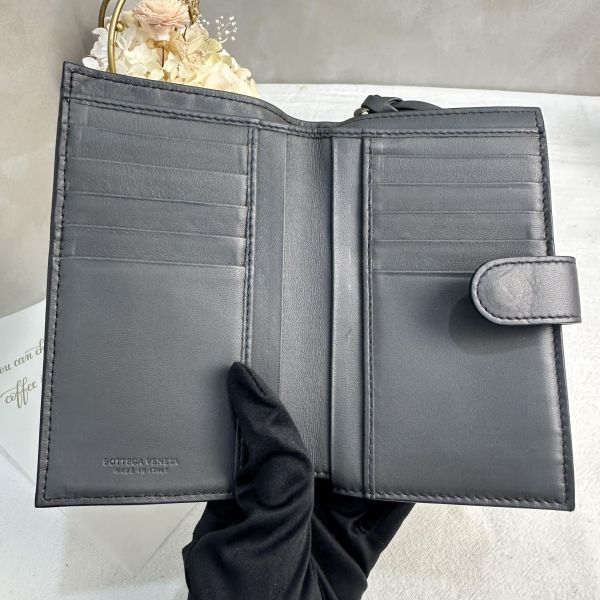 Bottega Veneta 經典小羊皮手工編織扣式皮夾 