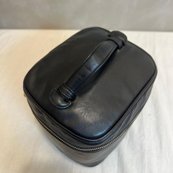 CHANEL 經典款化妝箱包 