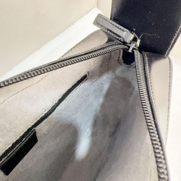 Gucci 黑色漆皮單肩包 