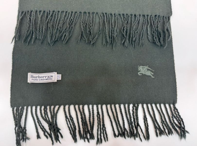 Burberry 純羊毛墨綠色圍巾 