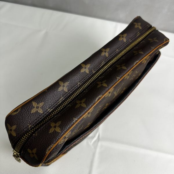 Louis Vuitton 復古手拿包 