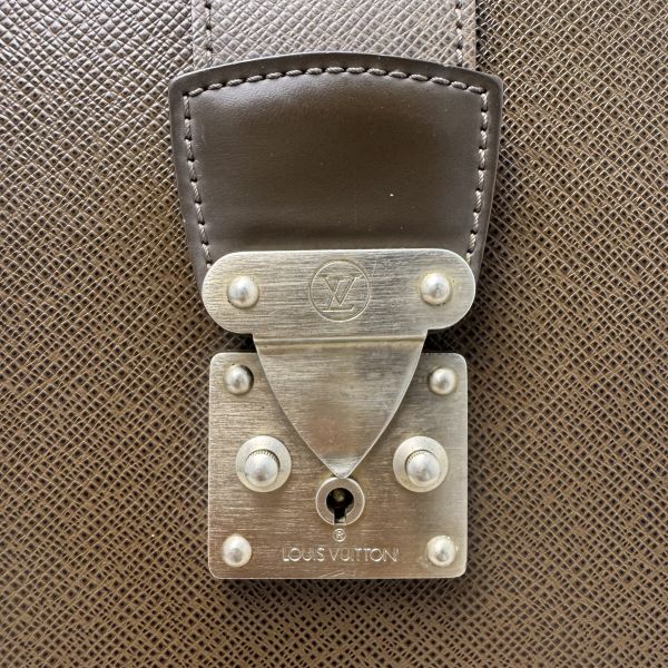 Louis Vuitton 深棕色皮革公事包 