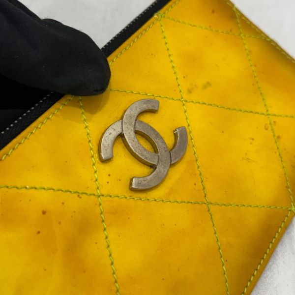 Chanel 黃色亮面漆皮手提包 