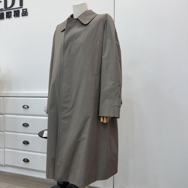 Burberry 灰色長款風衣 