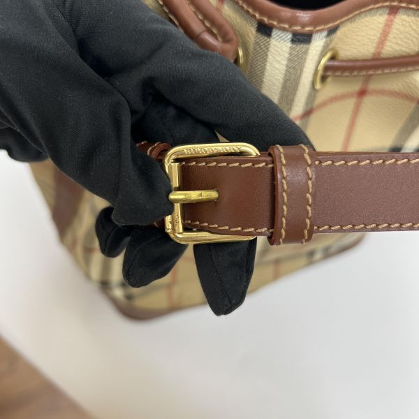 Burberry經典戰馬格紋水桶包 