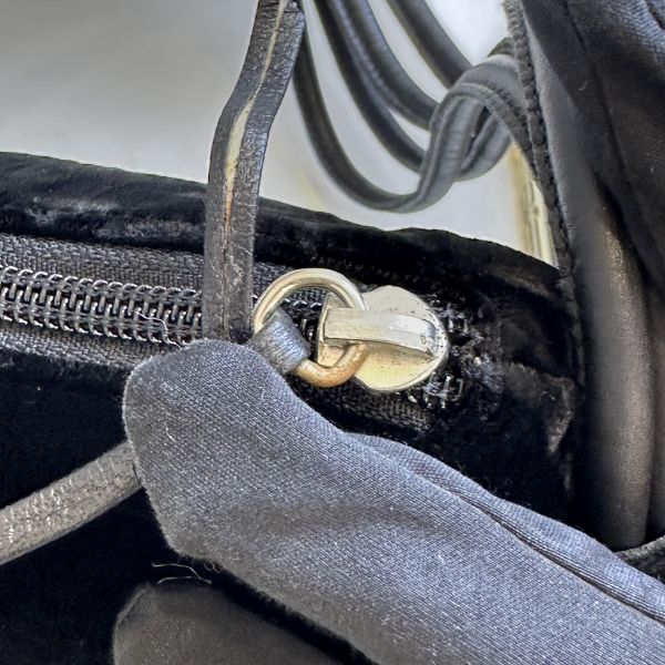 Emporio Armani 亞曼尼 毛毛半月包 水餃包 