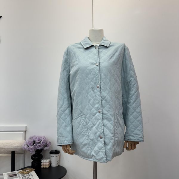 Burberry 淺藍色菱格絎縫外套 