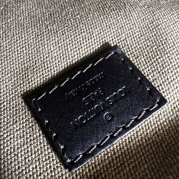Louis Vuitton 小牛皮經典旅行包 