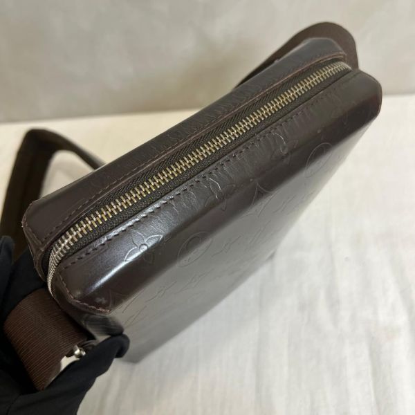 Louis Vuitton 硬殼肩包 