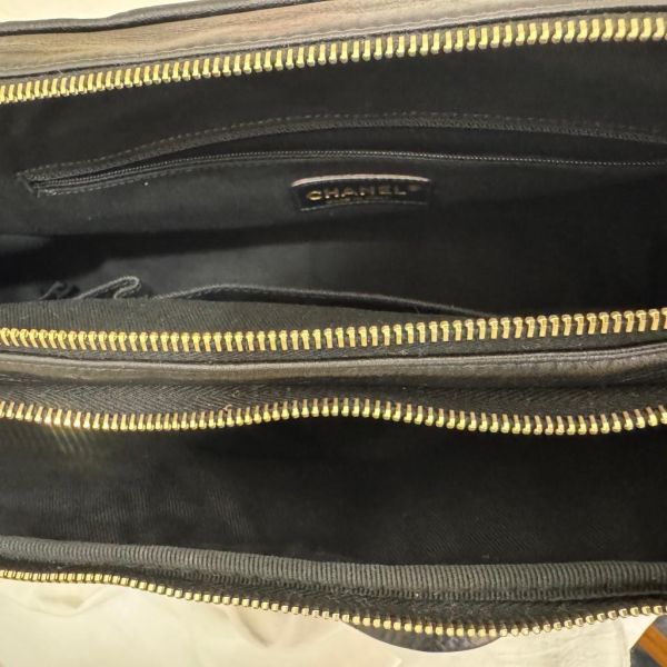 Chanel 絨毛皮革拼色相機包 